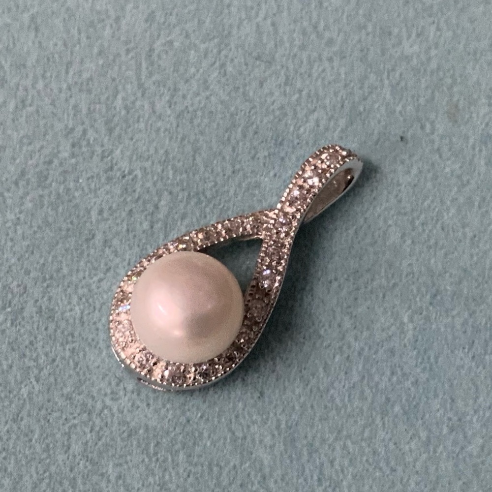 Sterling Silver Pearl Pendant